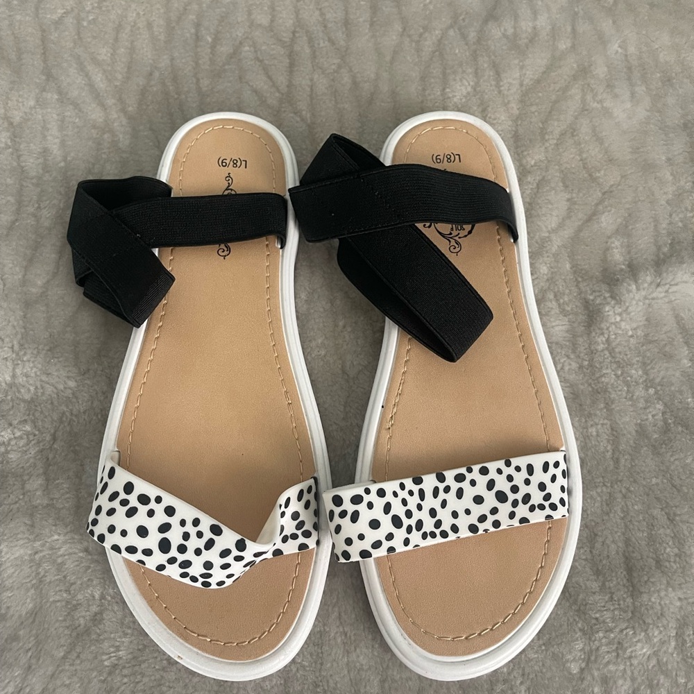 Black & printed sandal’s